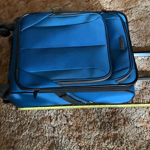 NWOT, American Tourister, Softside Spinner Suitcase - Picture 7 of 16